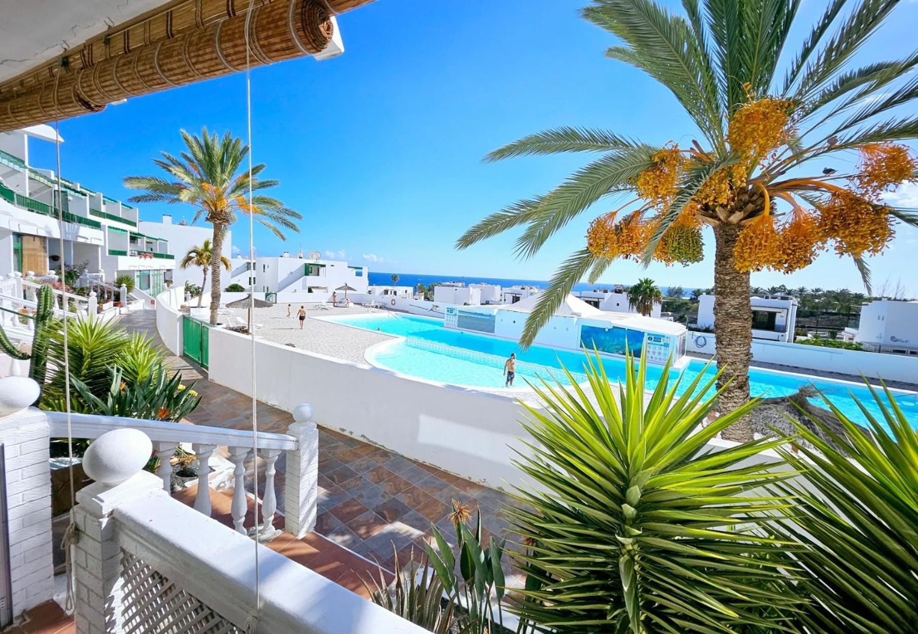 Azul Tuscan Playa Y Piscina Costa Teguise Exterior foto